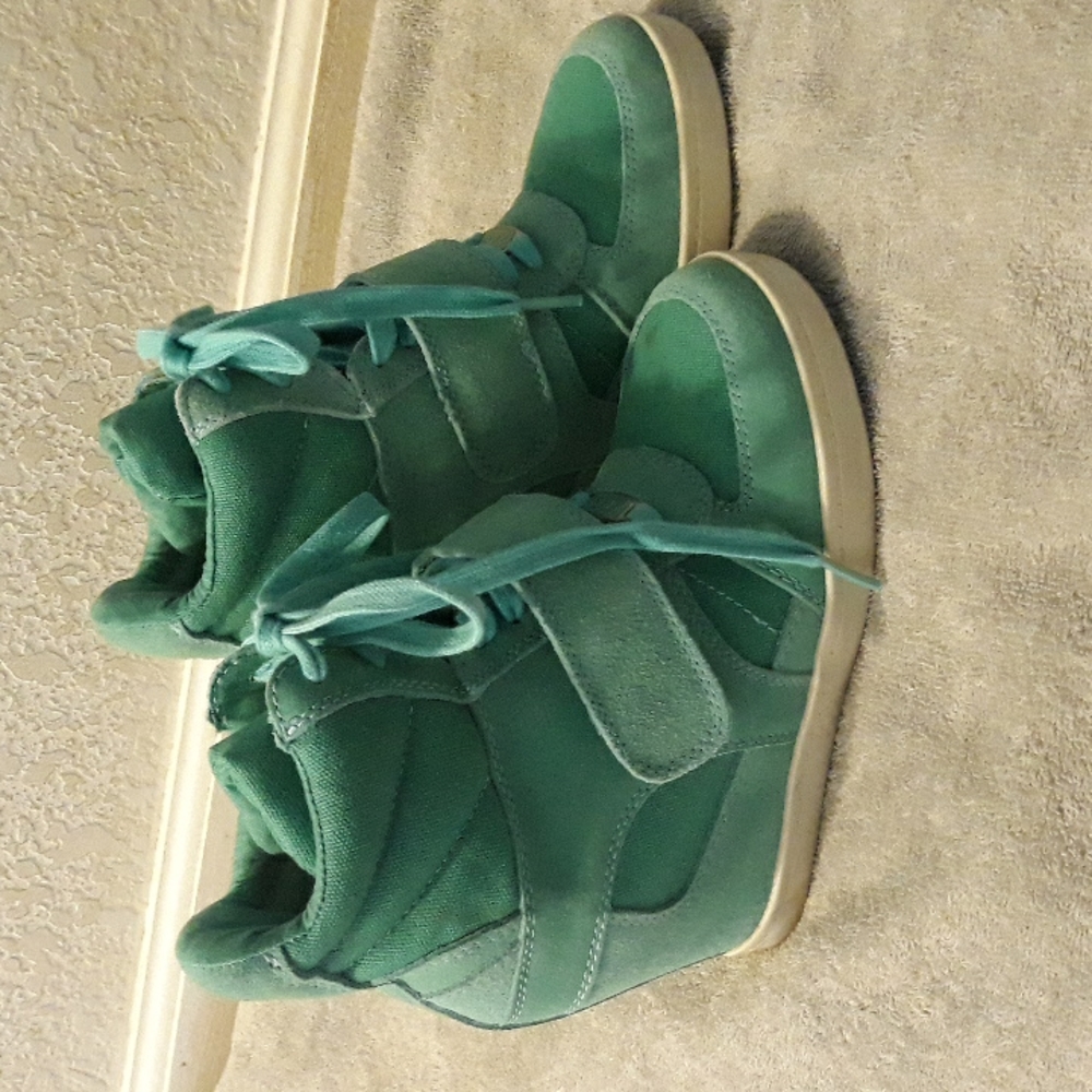 Wedge sneaker - Picture 2 of 3